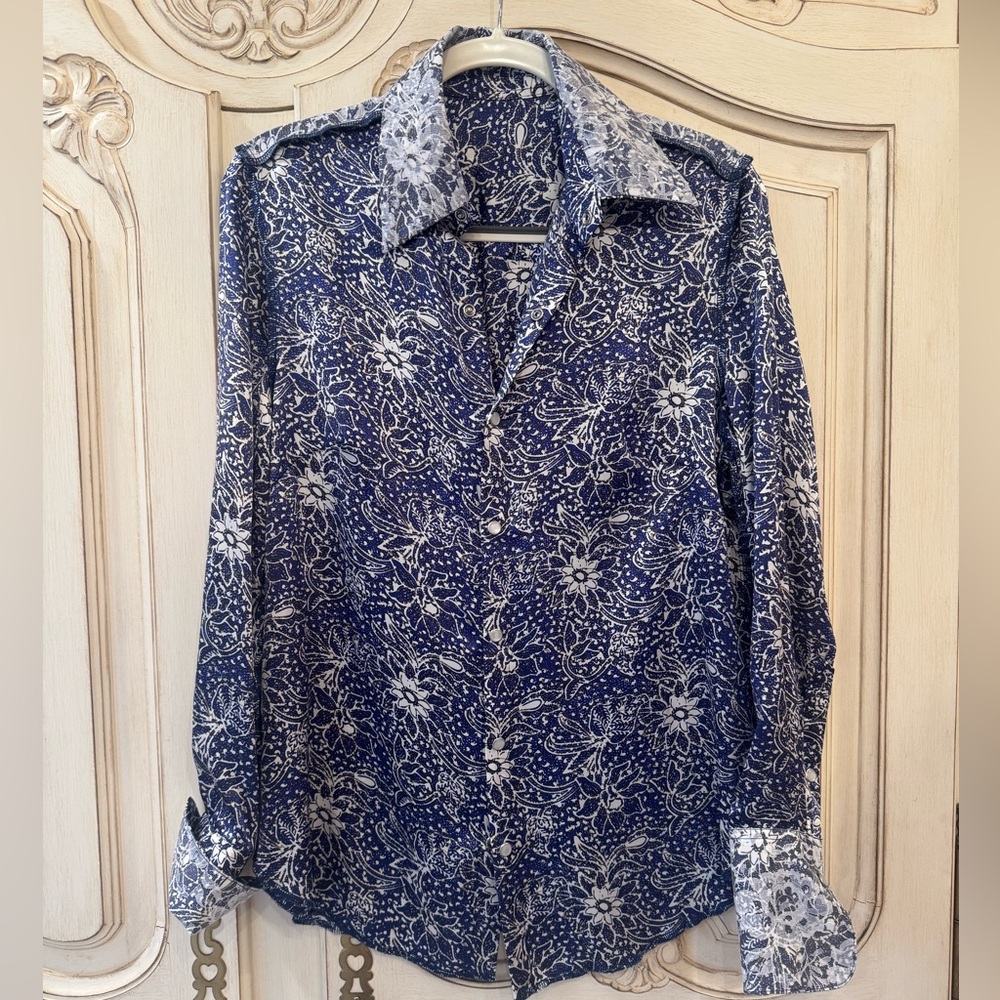 Ears of Buddha Top with Lace Details